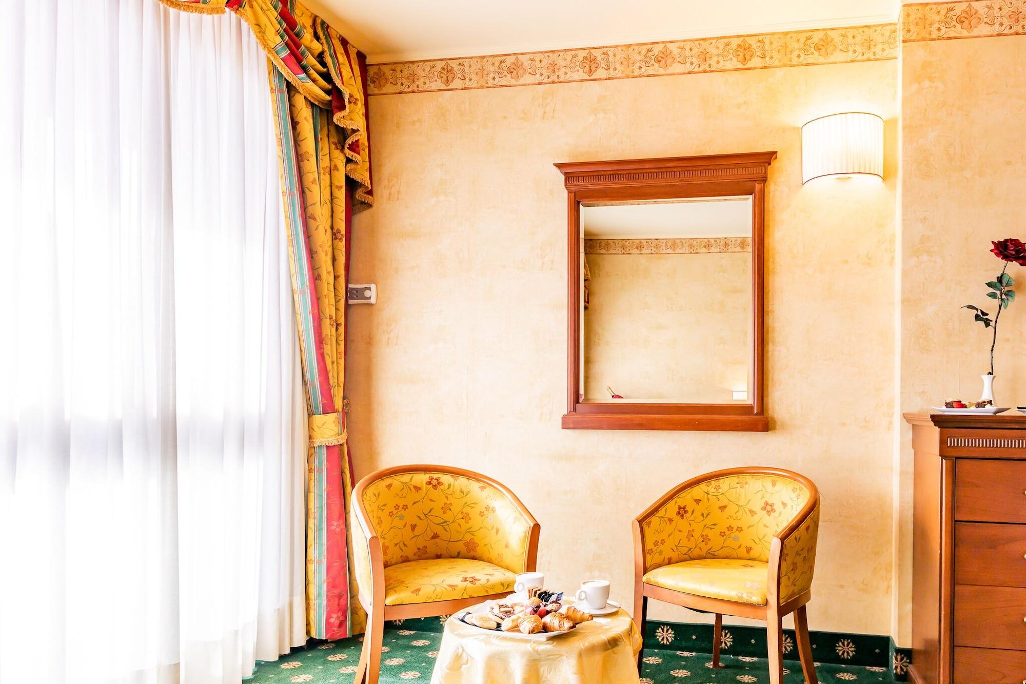 Hotel Cristallo 4*