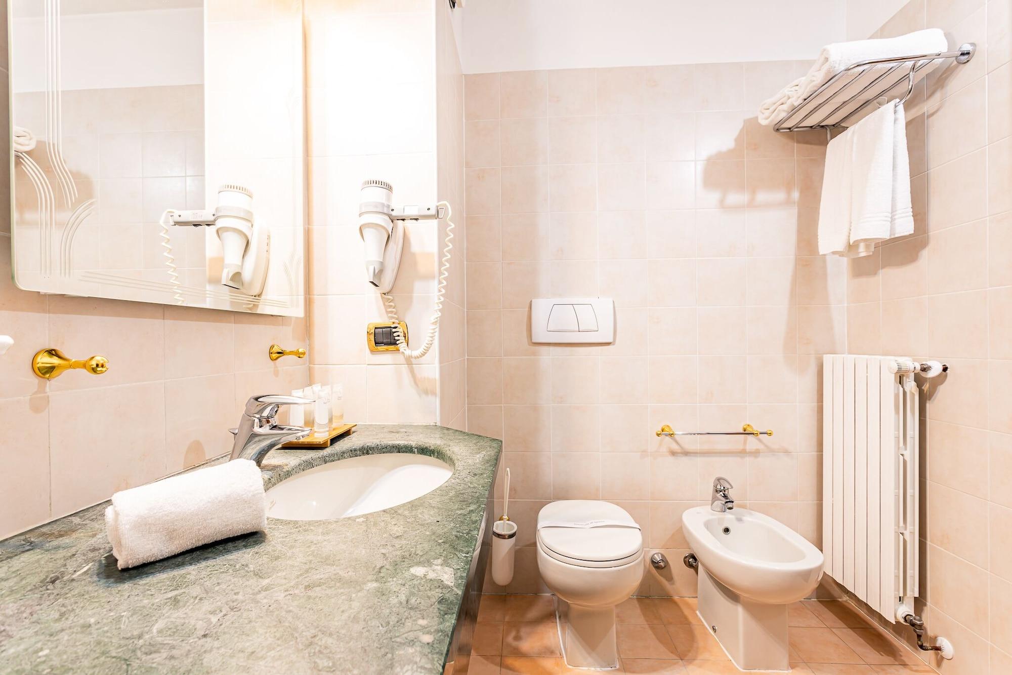 Hotel Cristallo 4*